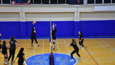 Bilecik'in kadın voleybol takımı 2. Lig için sahaya çıkıyor