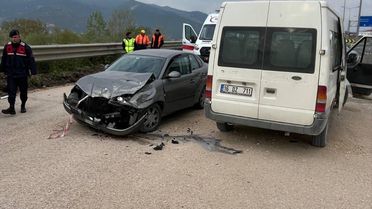 Osmaneli'nde Trafik Kazası: 3 Yaralı