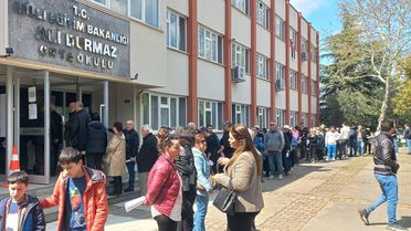 Bulgaristan Seçimlerinde Uzun Kuyruklar
