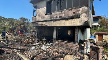 Çanakkale'de Villa Yangını Söndürüldü