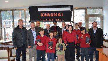 Çaykara'da öğrencilere meyve fidanı dağıtıldı