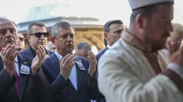 Özgür Özel, Ömer Çebi'nin Cenaze Törenine Katıldı