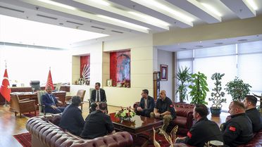 Özgür Özel'den Polis Günü Kutlaması