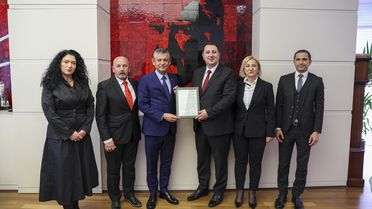 Özgür Özel, THP Heyeti ile Görüştü