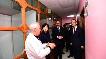 Çin Büyükelçisi Van'da Ziyaretlerde Bulundu