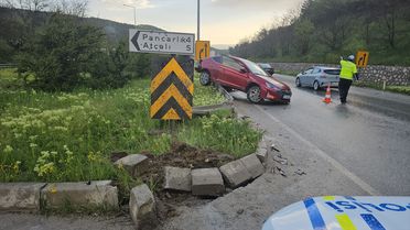 Çorum'da Trafik Kazası: 3 Yaralı