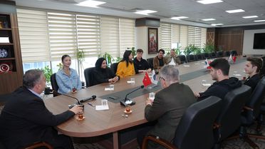 Öğrencilerden Başkan Demirbaş'a Ziyaret