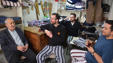 60 Yıldır Çizgili Pijama Dikip Kültürü Yaşatıyor