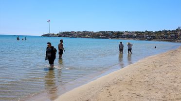 Didim'de Sıcak Hava Denizi Getirdi