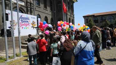 Diyarbakır'da Anneler Günü Şenliği