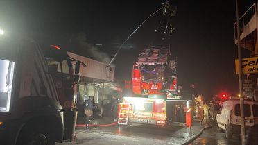 Diyarbakır'da Oto Kaporta Dükkanında Yangın