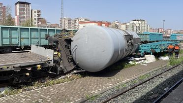 Diyarbakır'da Yük Treni Raydan Çıktı
