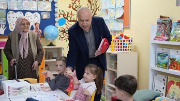 Yaşlılardan Çocuklara 23 Nisan Sürprizi