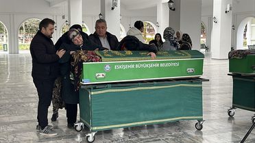 Anne ve Kızı Son Yolculuğuna Uğurlandı