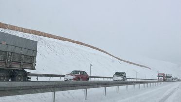 Erzincan'da Yoğun Kar Ulaşımı Aksatıyor