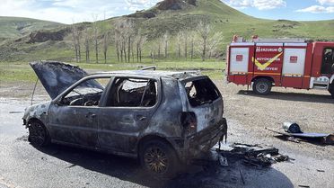 Erzurum'da Alev Alan Otomobil Kullanılamaz Hale Geldi