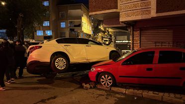 Esenler'de Taksi Kaza Yaptı