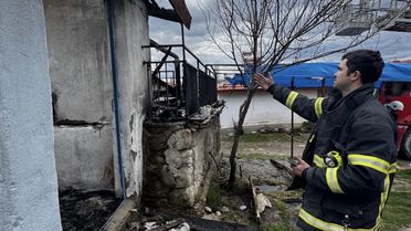 Seyitgazi'de Ev Yangını Söndürüldü