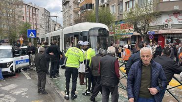 Eskişehir'de Tramvayın Çarptığı Kadın Yaralandı
