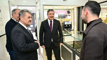 Vali Yılmaz Kuyumcular Bölgesi'ni Ziyaret Etti