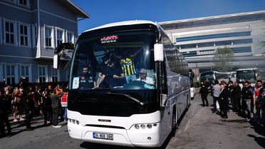 Fenerbahçe Taraftarları Maç İçin RAMS Park'a Hareket Etti