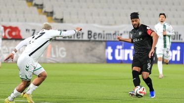 Manisa FK, Sakaryaspor'u 5-0 Yendi