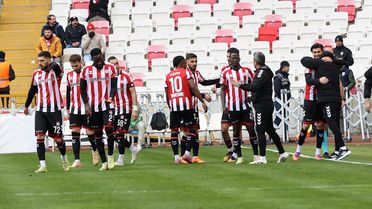 İstanbulspor, Sivasspor'u 3-1 Yendi