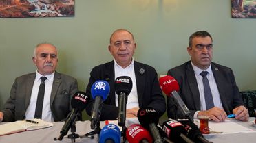 Gür?sel Tekin İstanbul'da basın toplantısı düzenledi Açıklaması