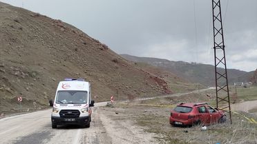Hakkari'de Trafik Kazası: 1 Ölü, 1 Yaralı
