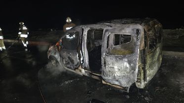 Arsuz’da Hafif Ticari Araçta Yangın