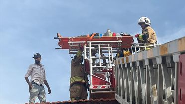 Arsuz'da Çatıdan Düşen İşçi Yaralandı