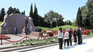 Haydar Aliyev 103. Yıldönümünde Anıldı