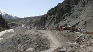 Hakkari-Van Yolunda Heyelan: Ulaşım Kontrollü