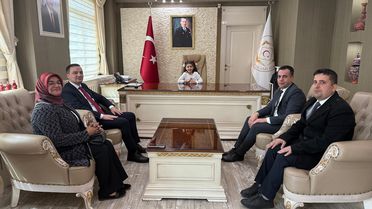 Kaymakam Bilgin, Koltuğunu Öğrenciye Devretti