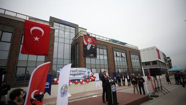 Gençlik Krizi ve Eğitim Vurgusu