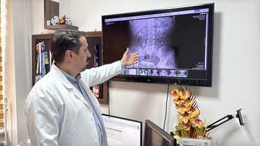 İdrar kanalından çıkan 51 taş, doktorları bile şaşkına çevirdi