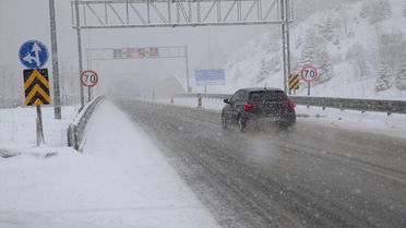 Ilgaz Dağı'nda Kar Yağışı ve Sis Etkili