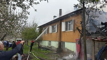 Yalvaç'ta Yangın: Evin Bir Bölümü Hasar Gördü