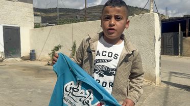 İsrail Askerleri Çocukları Darbetti