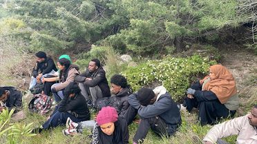 İzmir'de 26 Düzensiz Göçmen Kurtarıldı