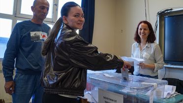 İzmir'de Bulgar Seçmenlerin Yoğun Katılımı