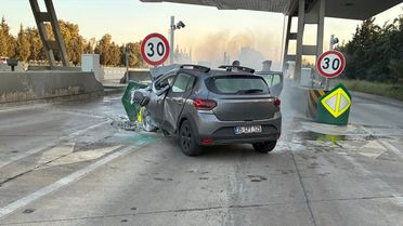 Yanan araçta sürücü hayatını kaybetti