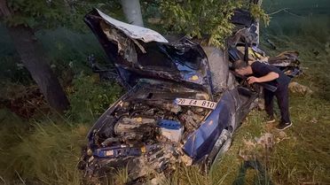 Karaman'da şarampole devrilen otomobildeki 1 kişi öldü, 1 kişi yaralandı
