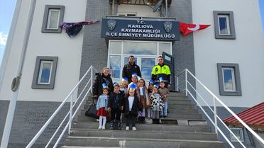 Karlıova'da Öğrencilerden Polis Haftası Ziyareti