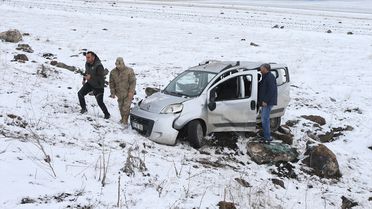 Kars'ta Kaza: Baba ve Oğlu Yaralandı