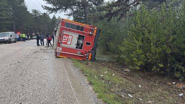 Kastamonu'da İtfaiye Aracı Devrildi
