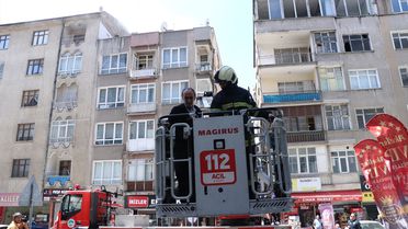 Kayseri'de Apartmanda Yangın: 5 Kişi Hastaneye Kaldırıldı