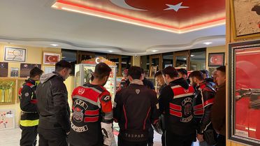 Kayseri'de motosikletliler 15 Temmuz şehidi Cennet Yiğit'in anı evini ziyaret etti