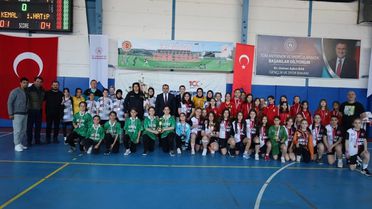 Vize'de Kız Futsal Turnuvası Sona Erdi