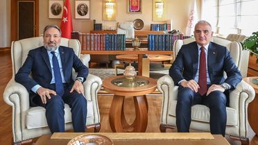 Bakan Ersoy Diyanet Başkanı ile Görüştü